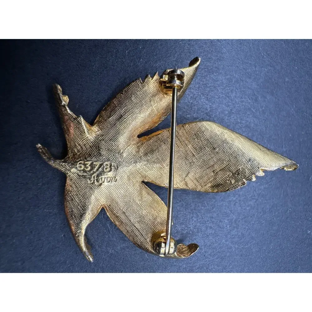 Vintage Avon of Belleville Boucher Signed 6378 Gold Tone Maple Leaf Brooch Pin
